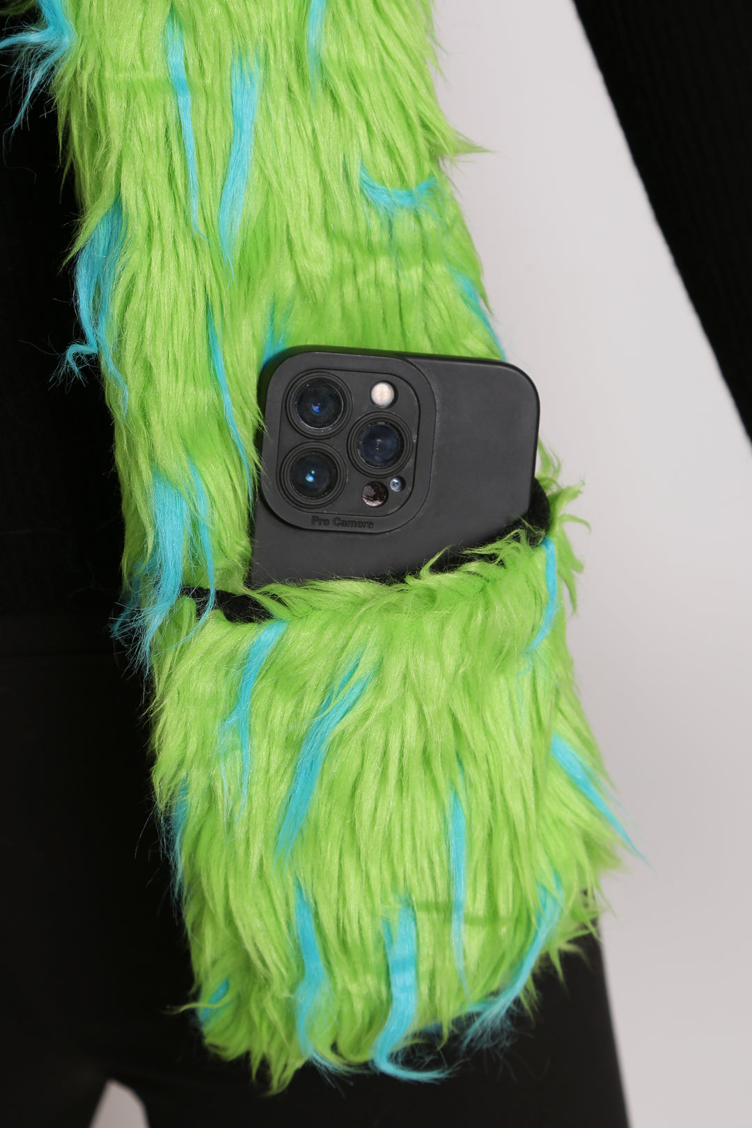 DUAL-COLORED HAT &amp; SCARF SET