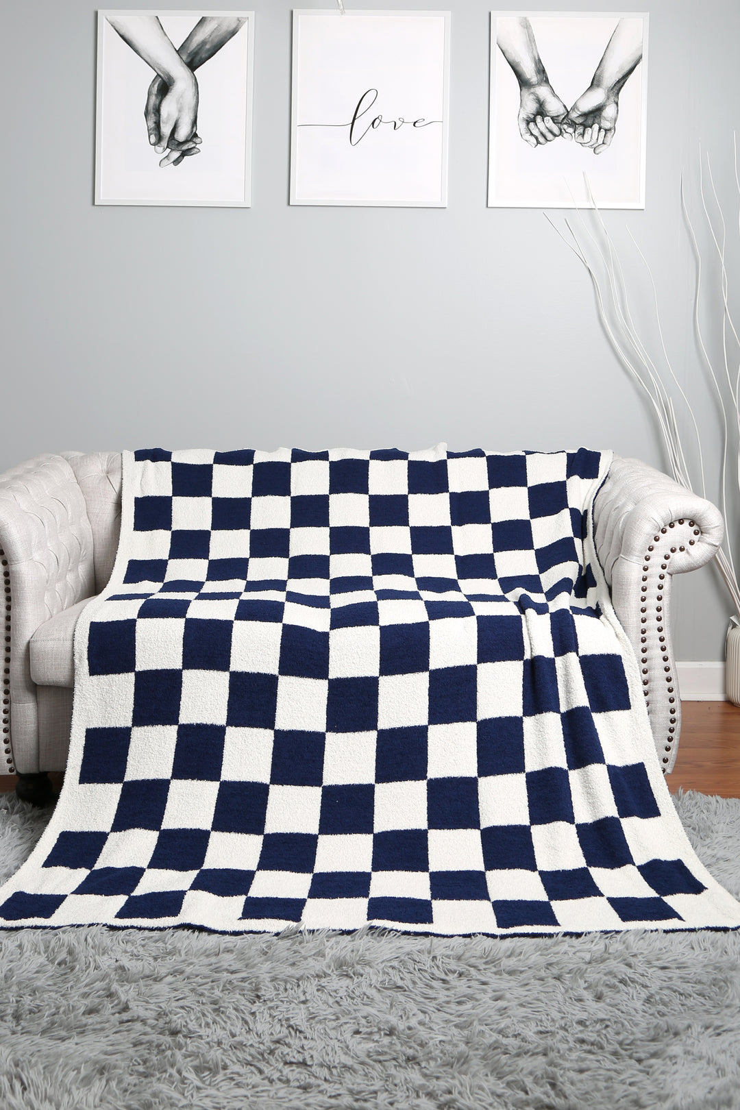 CHECKERED PATTERN THROW BLANKET