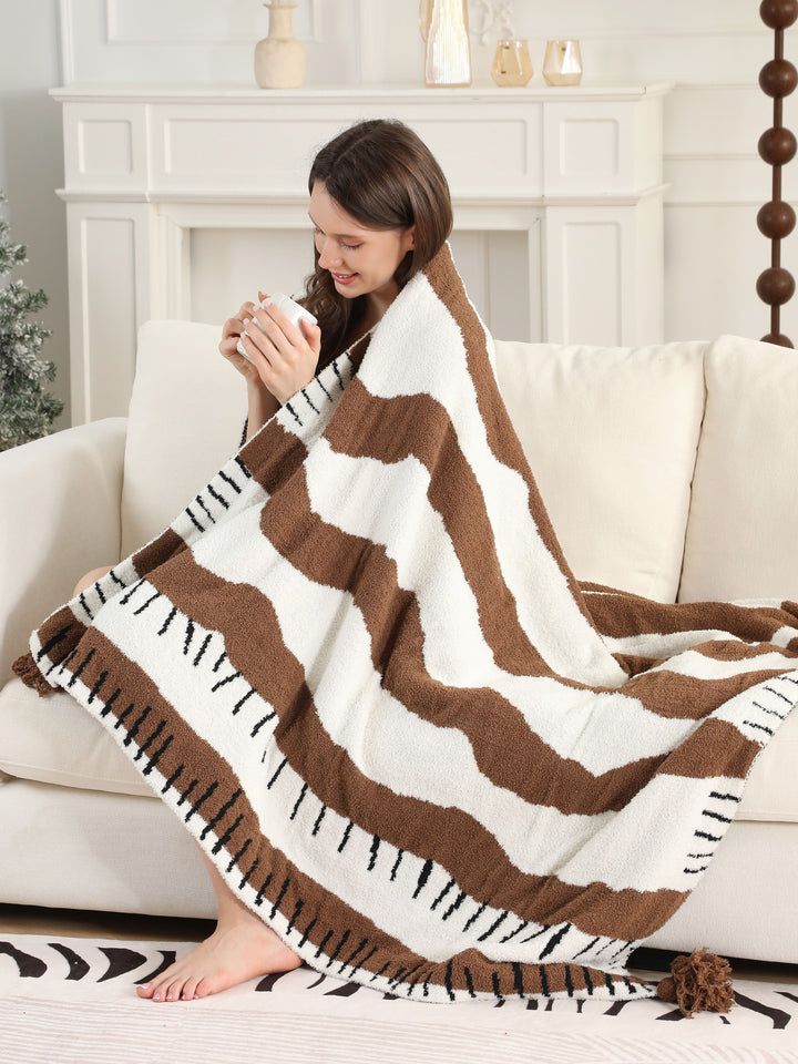 WAVY STRIPED PATTERN THROW BLANKET W/ TASSELS