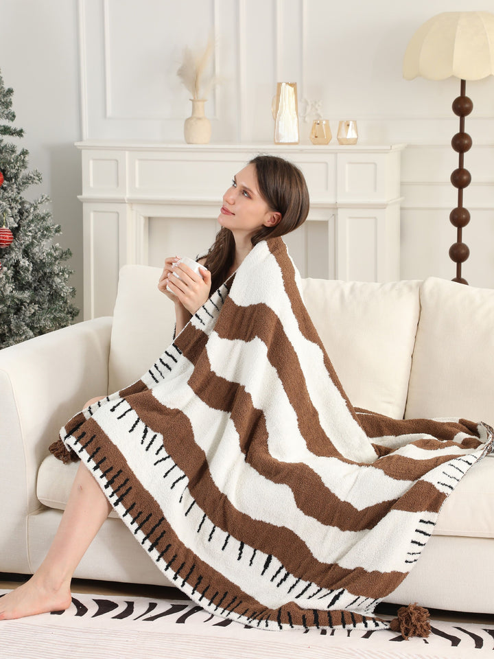 WAVY STRIPED PATTERN THROW BLANKET W/ TASSELS