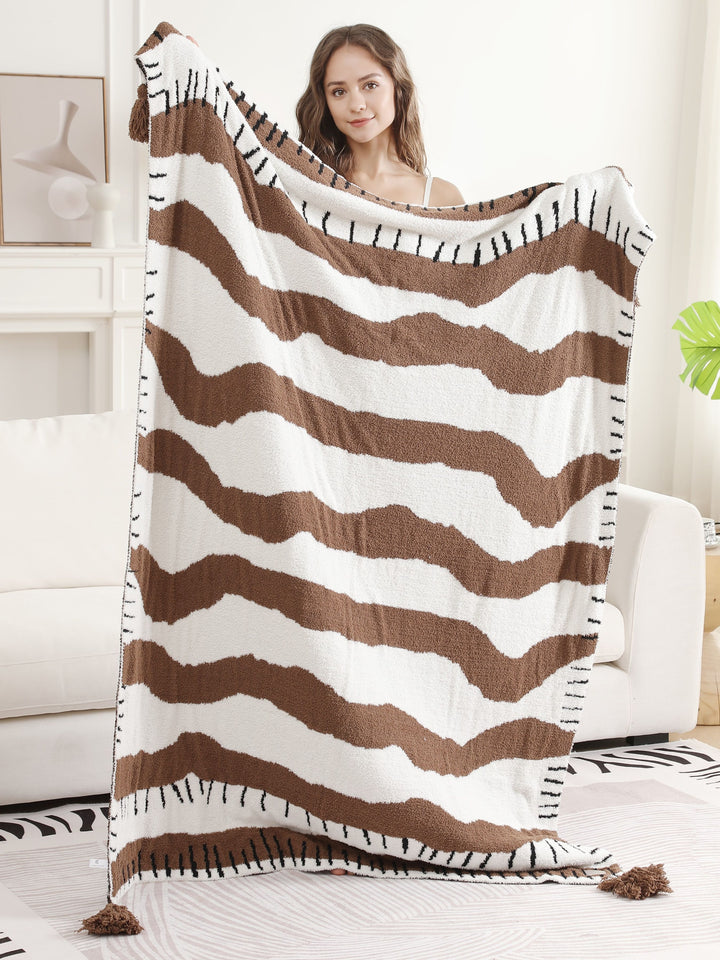 WAVY STRIPED PATTERN THROW BLANKET W/ TASSELS