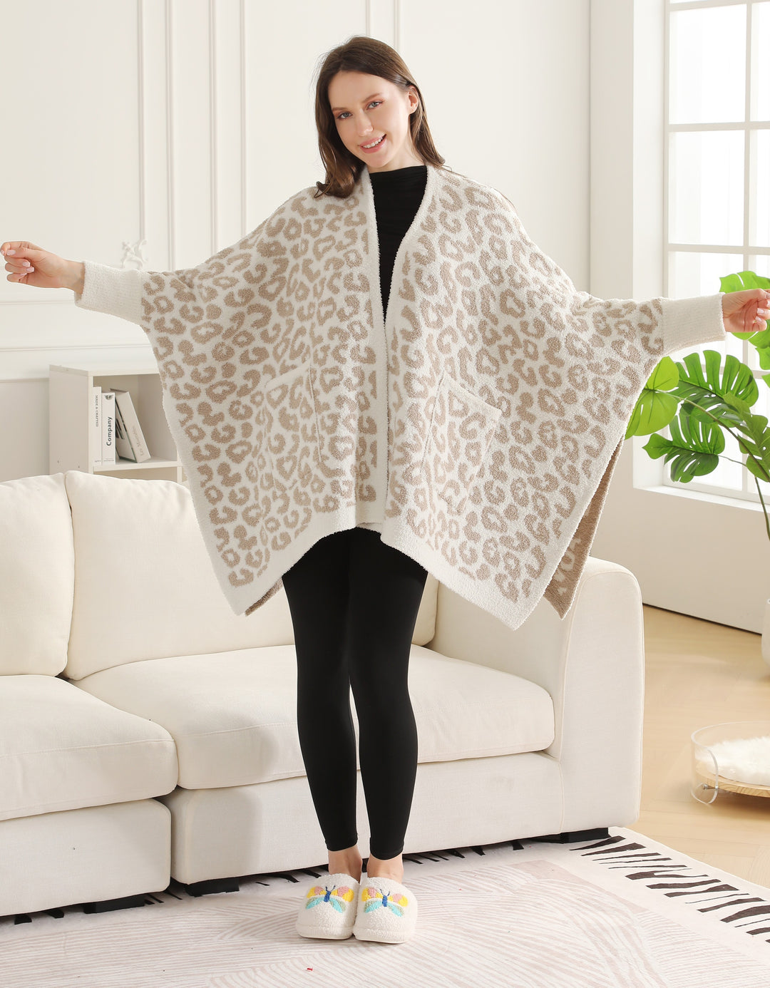 LEOPARD PATTERN WEARABLE BLANKET RUANA