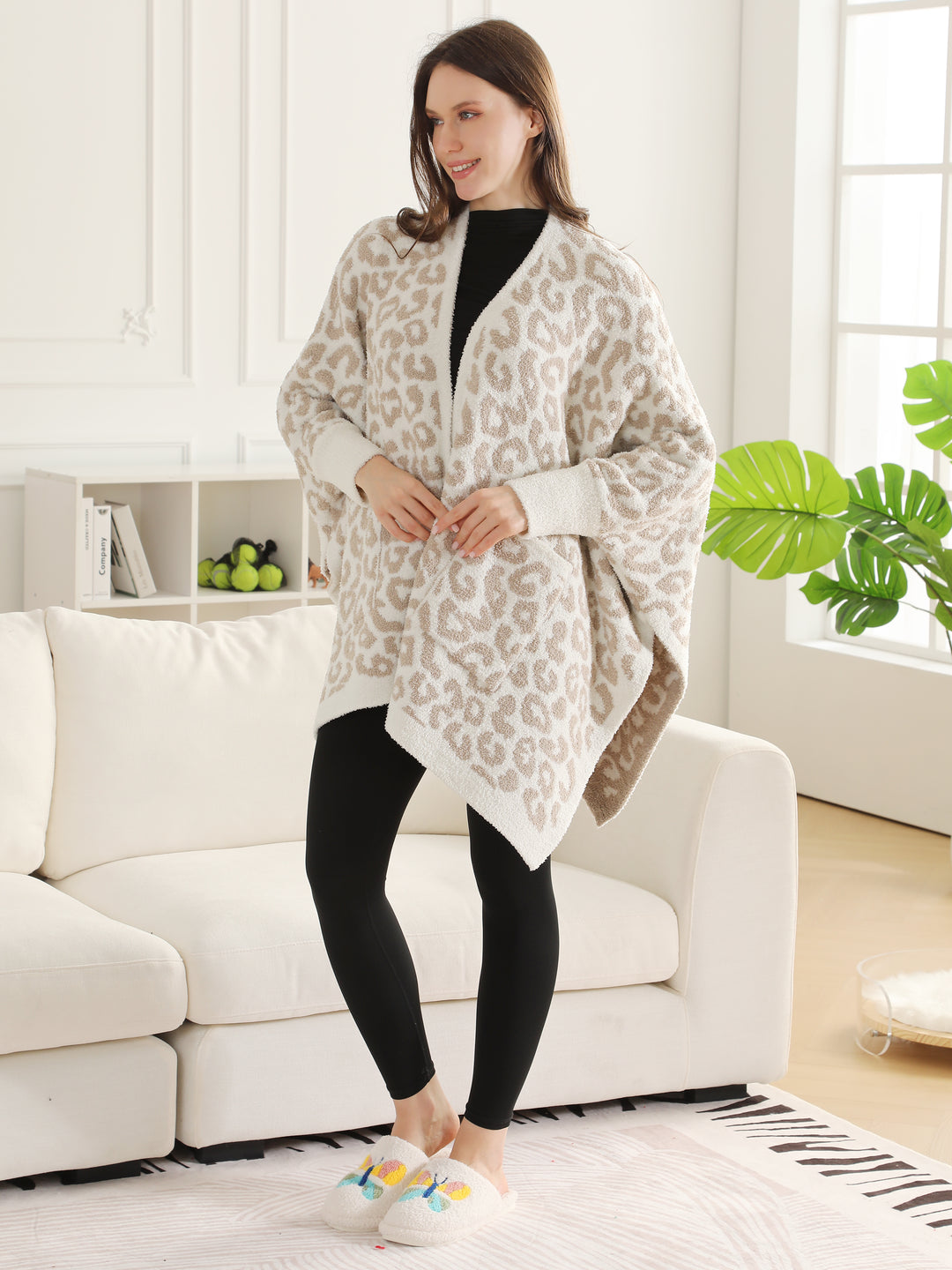 LEOPARD PATTERN WEARABLE BLANKET RUANA