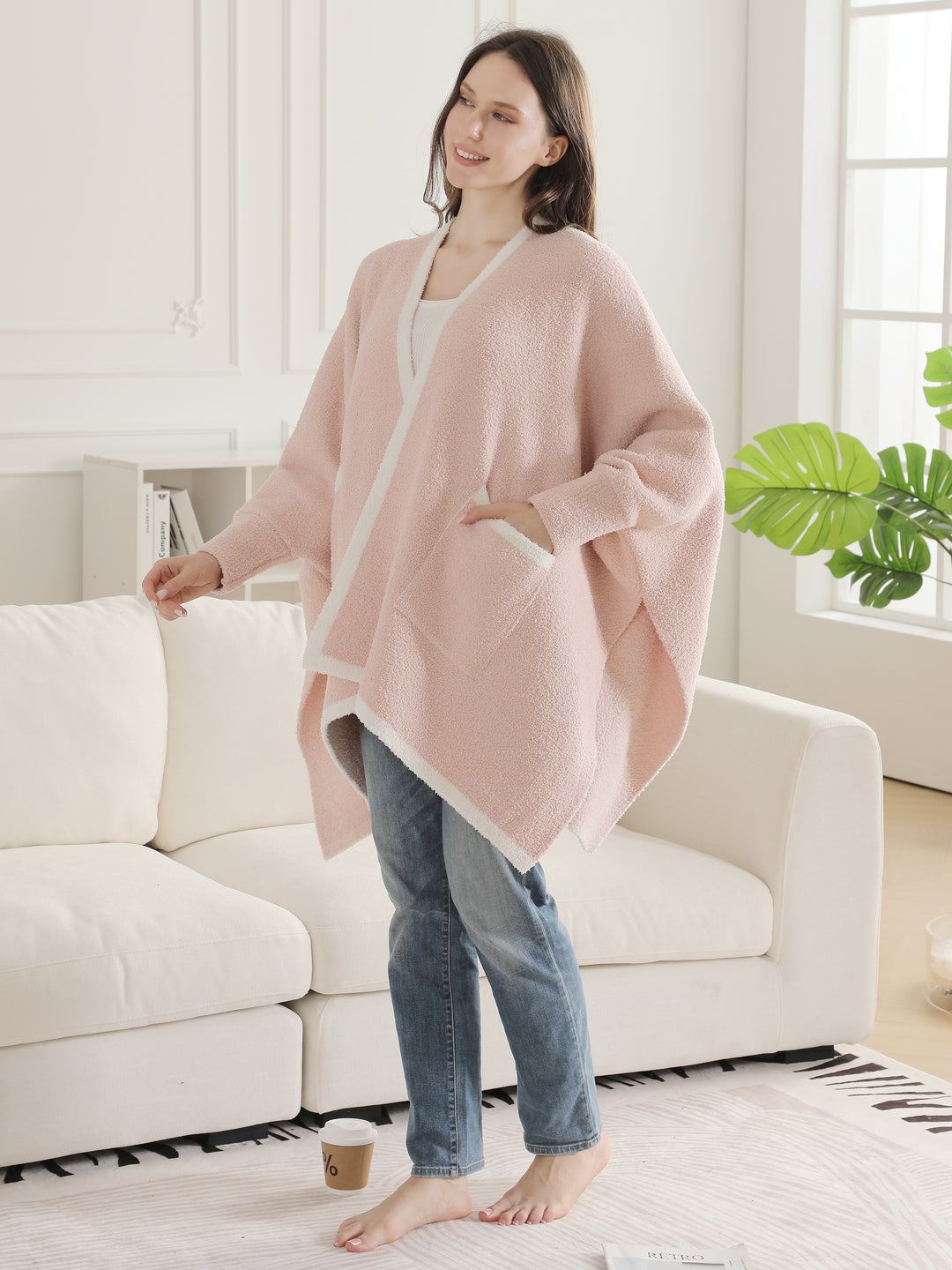 SOLID COLOR W/ COLORED EDGE PATTERN WEARABLE BLANKET RUANA
