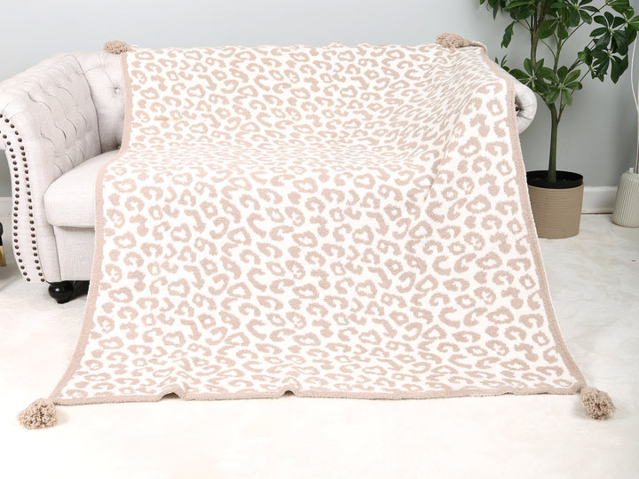 LEOPARD PATTERN THROW BLANKET W/ TASSELS