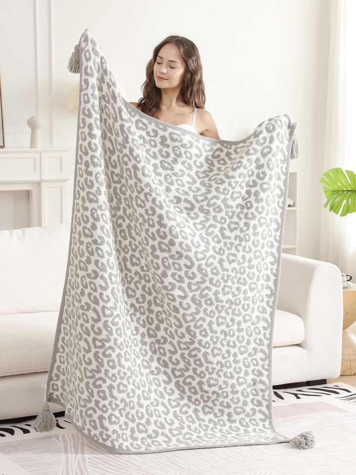 LEOPARD PATTERN THROW BLANKET W/ TASSELS