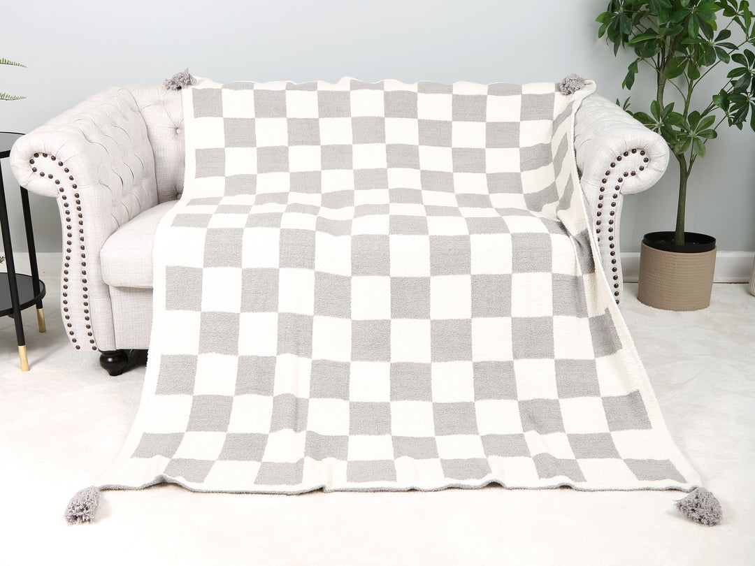 CHECKERED PATTERN THROW BLANKET W/ TASSELS