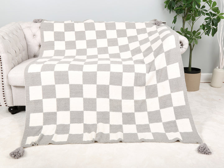 CHECKERED PATTERN THROW BLANKET W/ TASSELS
