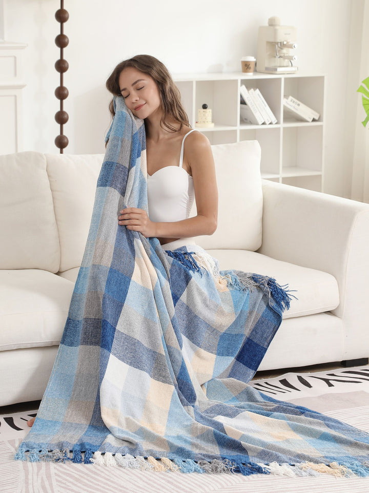 CHECKERED PATTERN THROW BLANKET W/ FRINGE