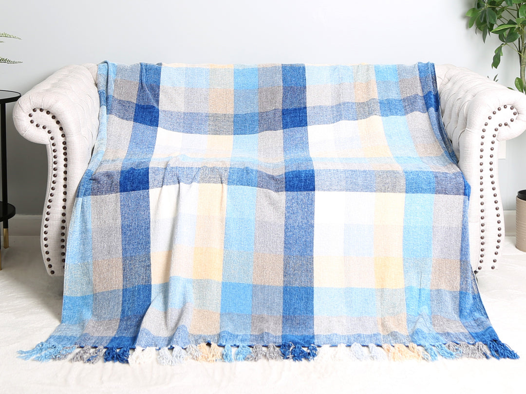 CHECKERED PATTERN THROW BLANKET W/ FRINGE