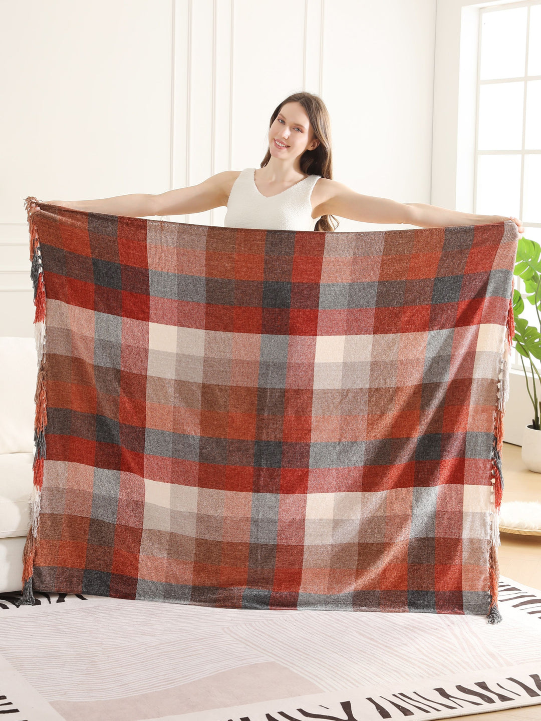 CHECKERED PATTERN THROW BLANKET W/ FRINGE