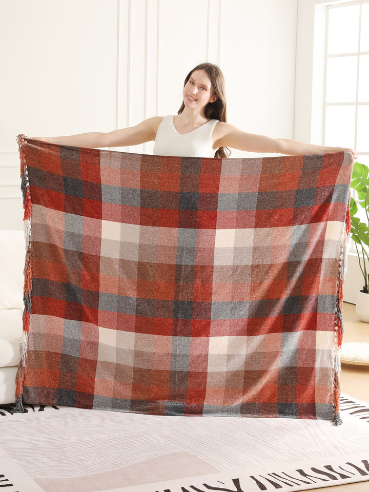 CHECKERED PATTERN THROW BLANKET W/ FRINGE
