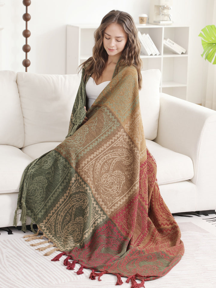 PAISLEY PATTERN THROW BLANKET W/ FRINGE