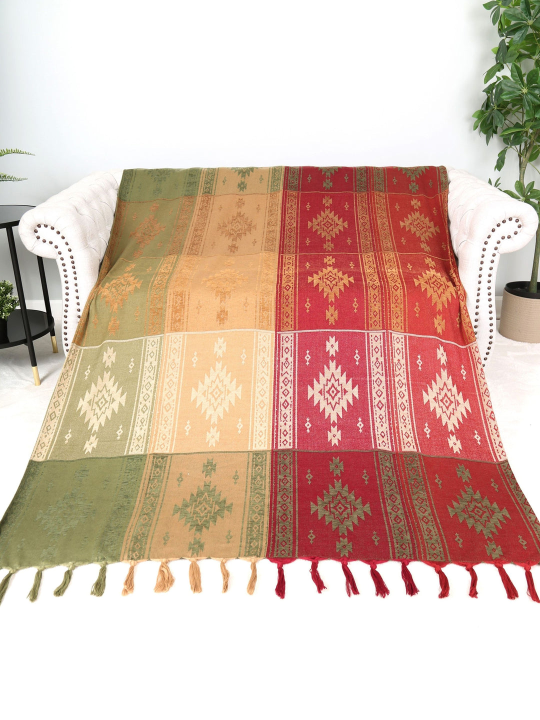 TRIBAL PATTERN THROW BLANKET W/ FRINGE
