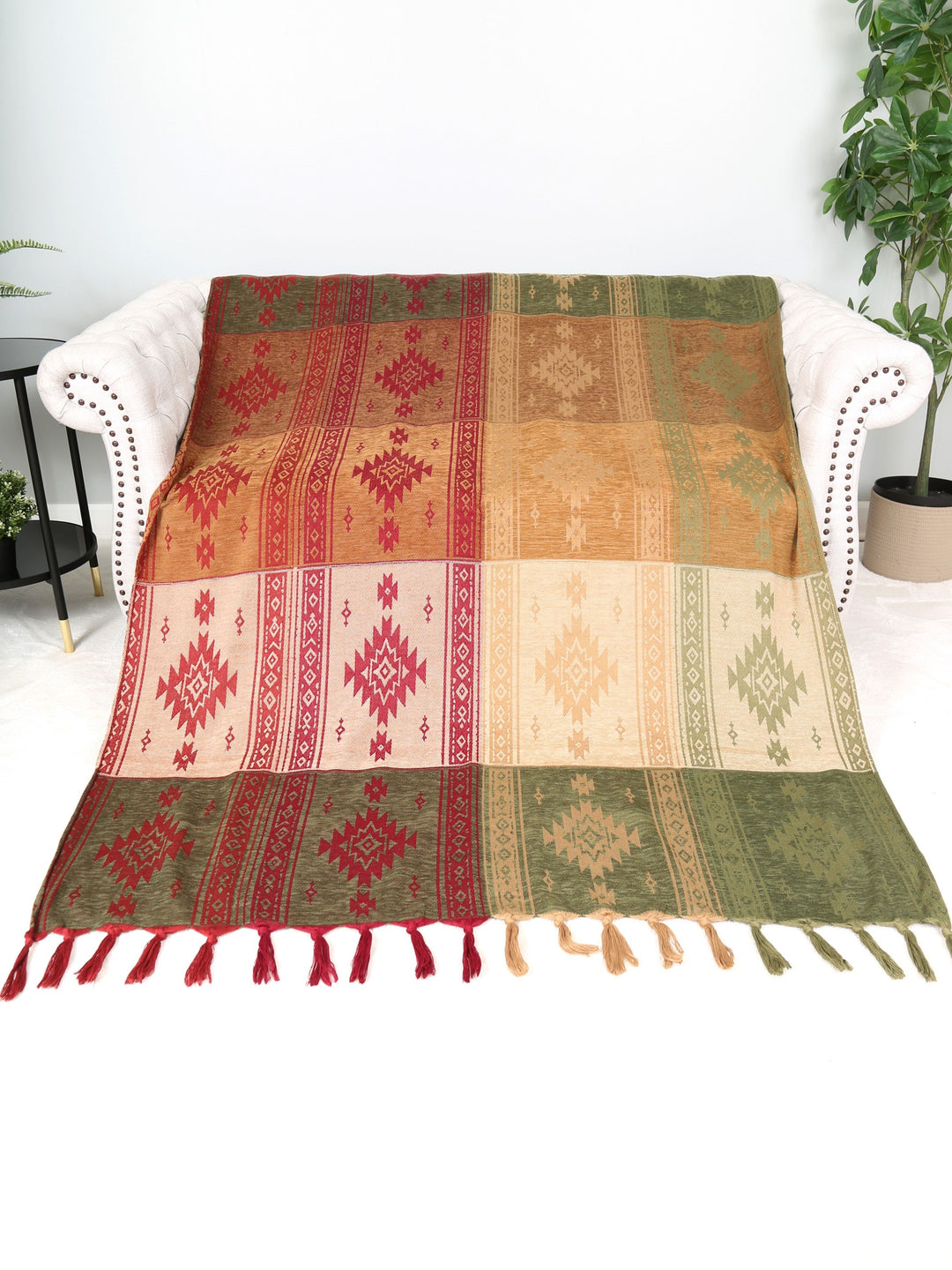 TRIBAL PATTERN THROW BLANKET W/ FRINGE