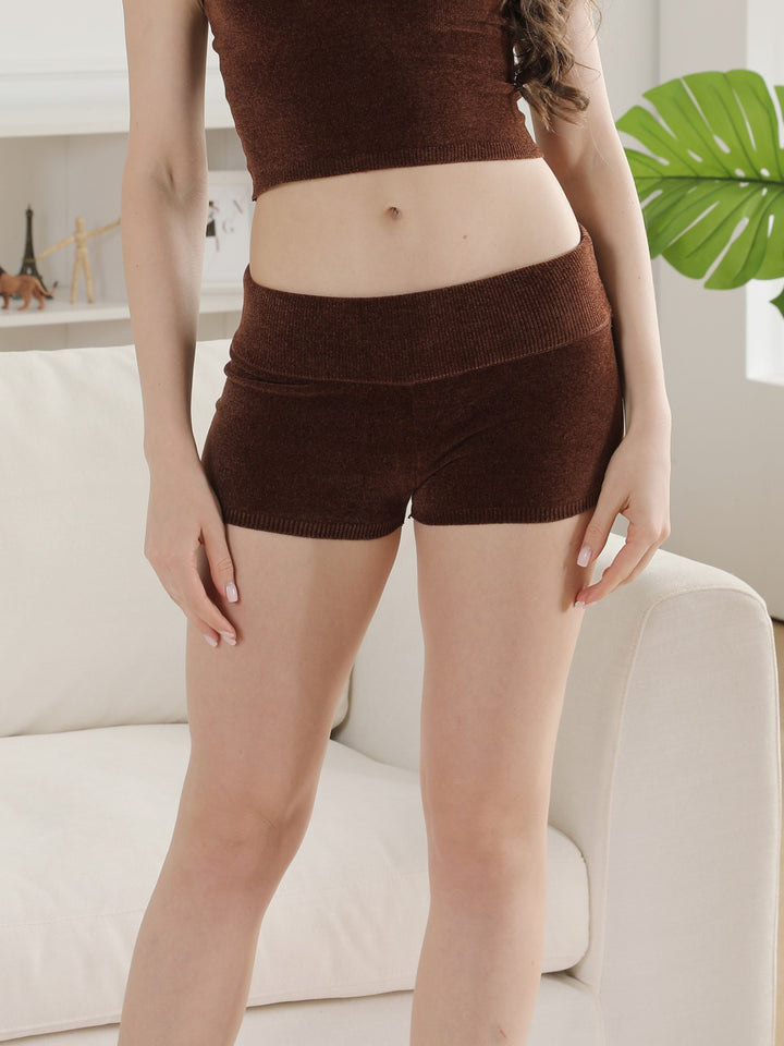 SOLID COLOR SHORT-SHORTS