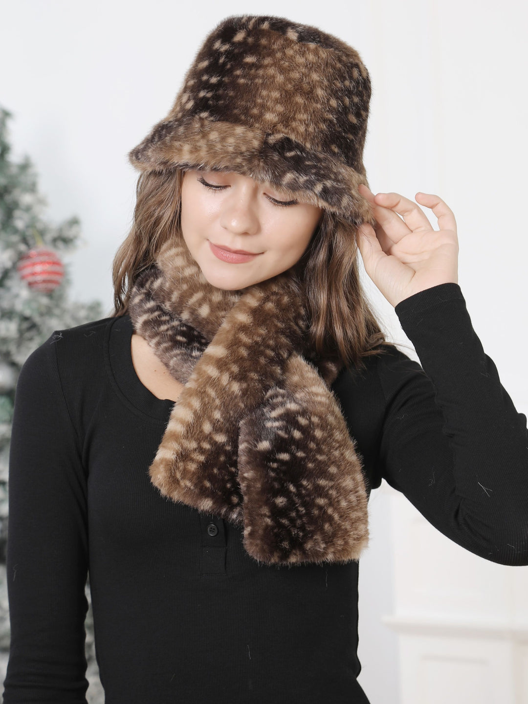 ANIMAL PATTERN SCARF