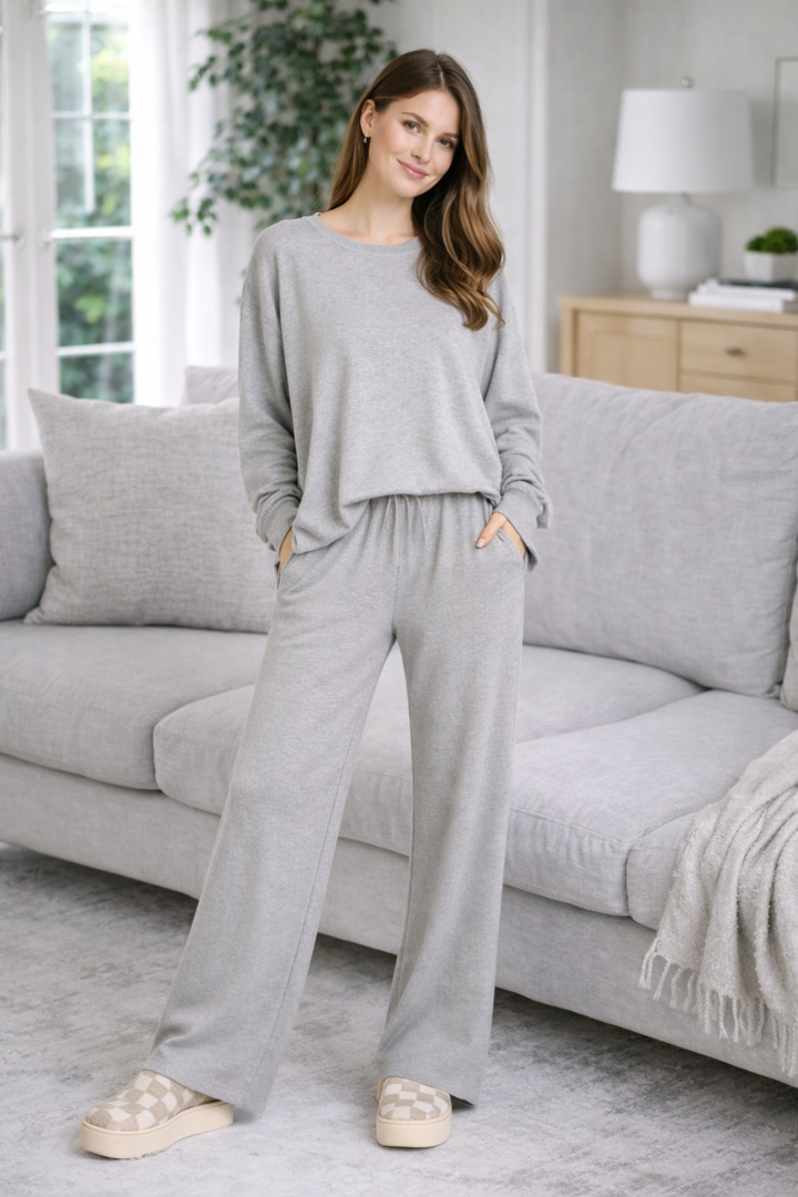 SOLID COLOR SWEATER