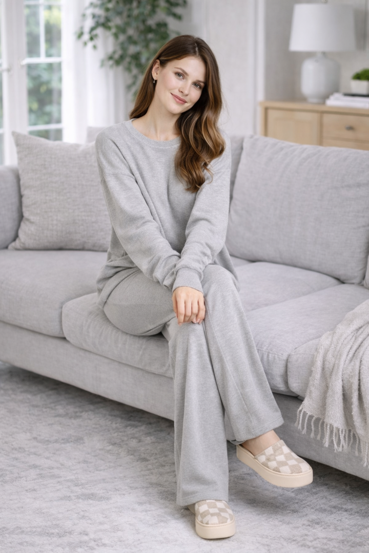 SOLID COLOR SWEATER