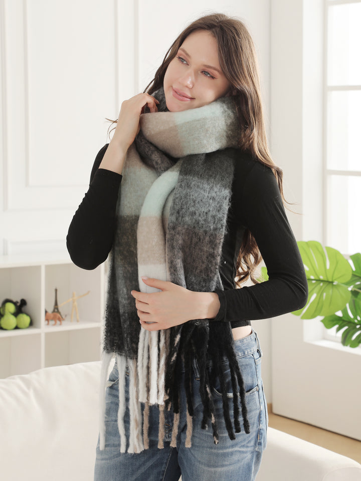PLAID PATTERN SCARF