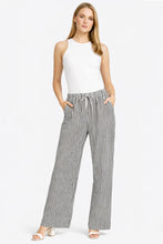 Load image into Gallery viewer, STRIPED PATTERN PANTS
