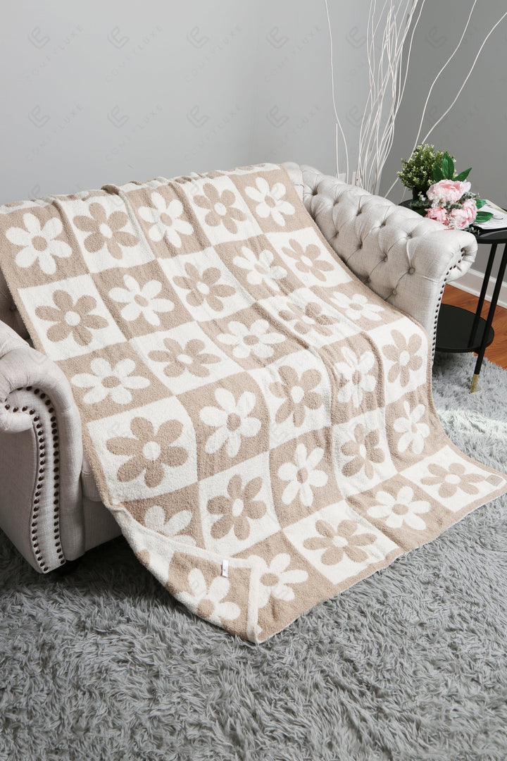 CHECKERED &amp; DAISY PATTERN THROW BLANKET THROW BLANKETS