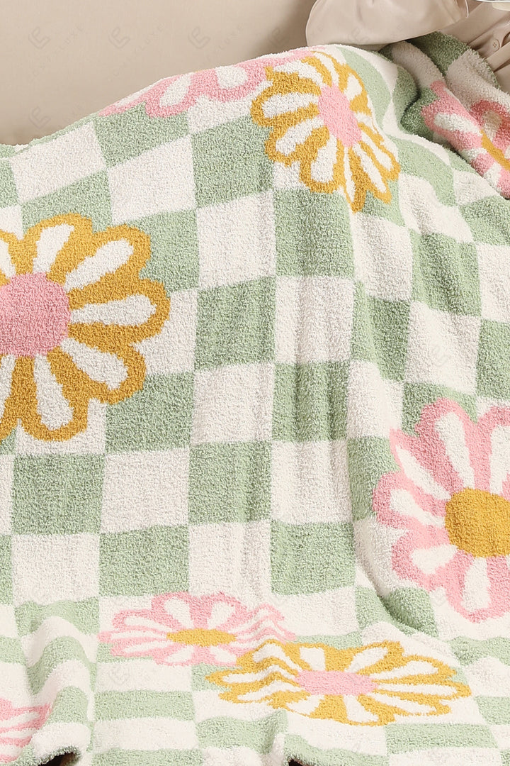 CHECKERED &amp; DAISY PATTERN THROW BLANKET GREEN THROW BLANKETS