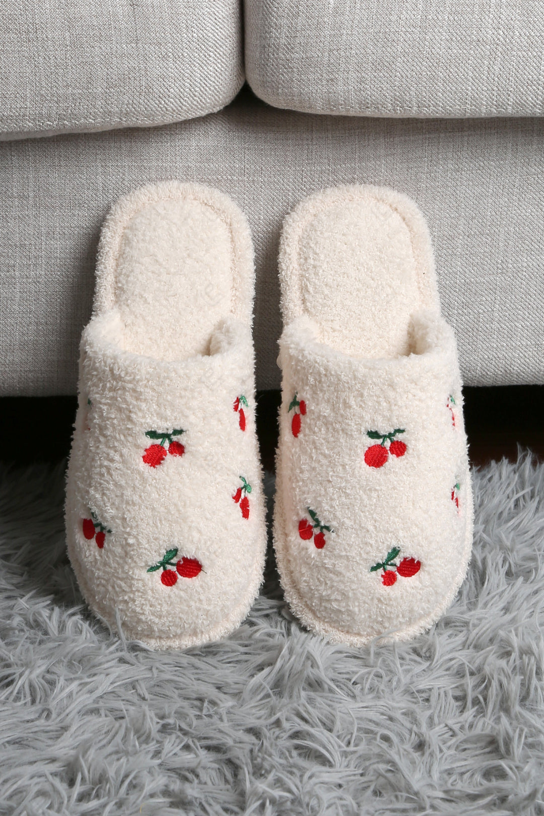 CHERRY PATTERN SLIPPERS SLIPPERS/SLIDES
