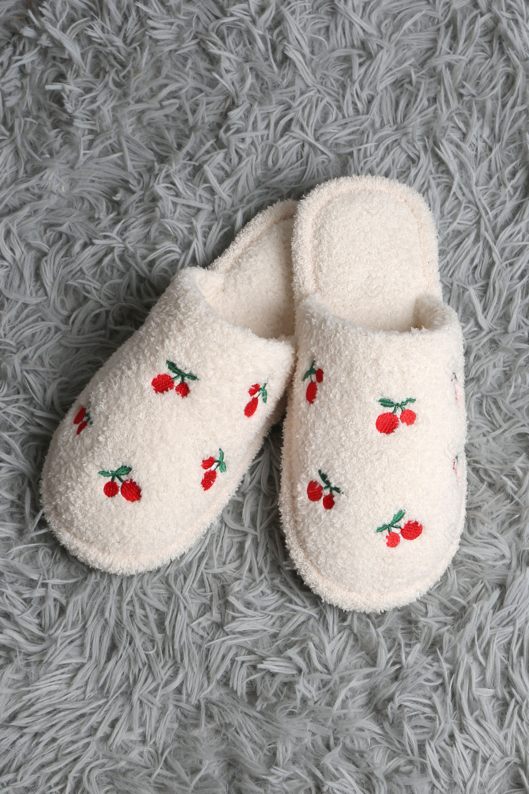 CHERRY PATTERN SLIPPERS SLIPPERS/SLIDES