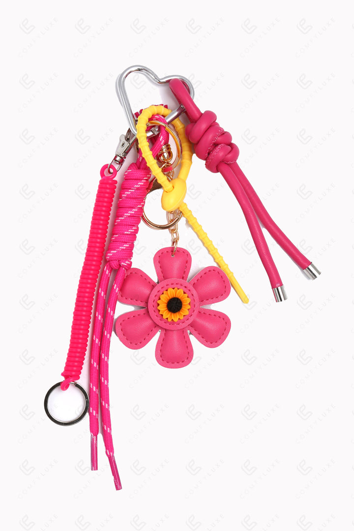 DAISY KEYCHAIN/BAG CHARM FUCHSIA KEYCHAINS