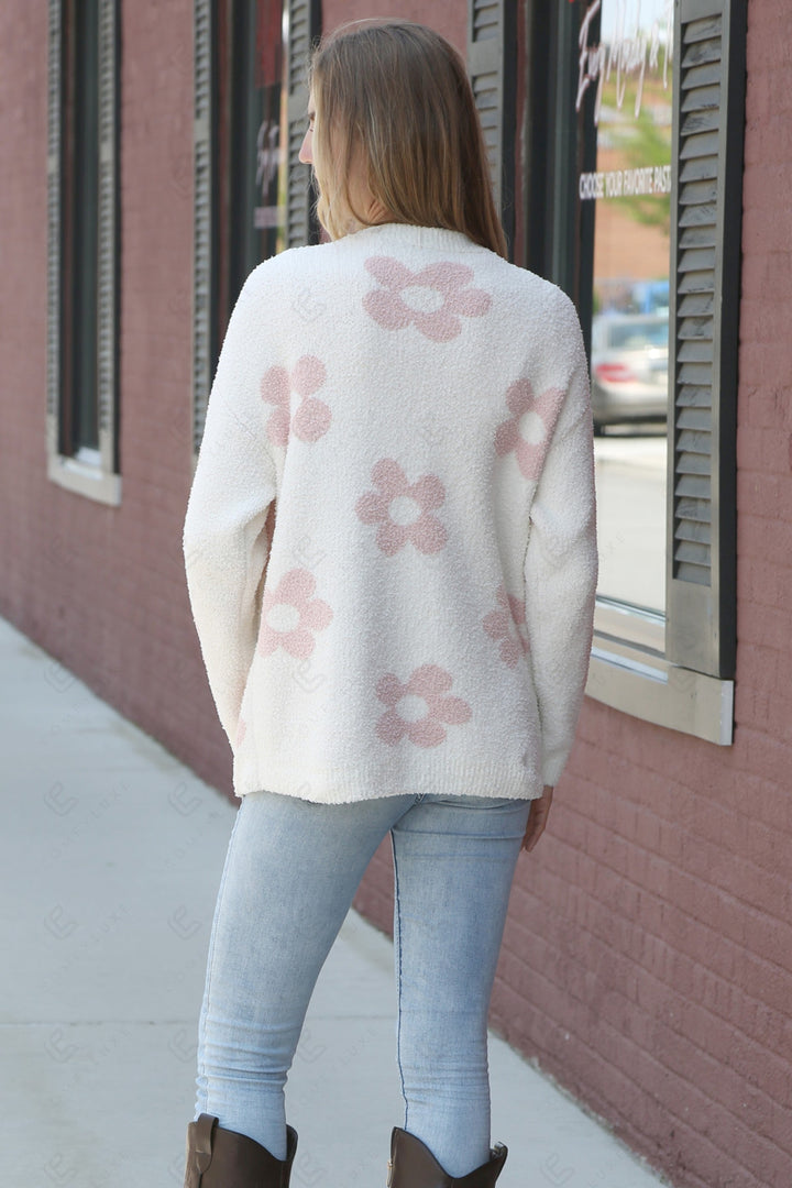DAISY PATTERN SWEATER APPAREL