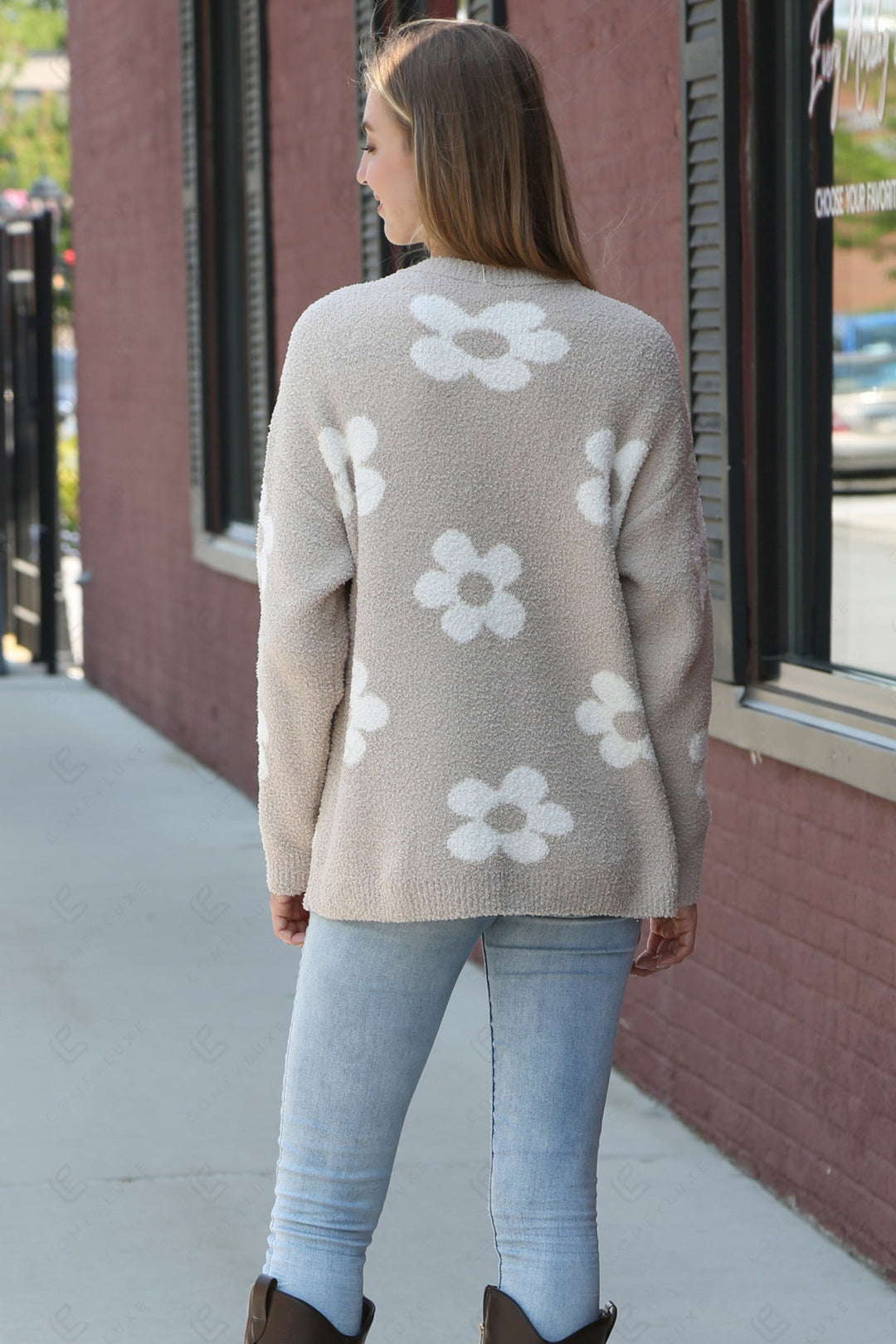 DAISY PATTERN SWEATER APPAREL