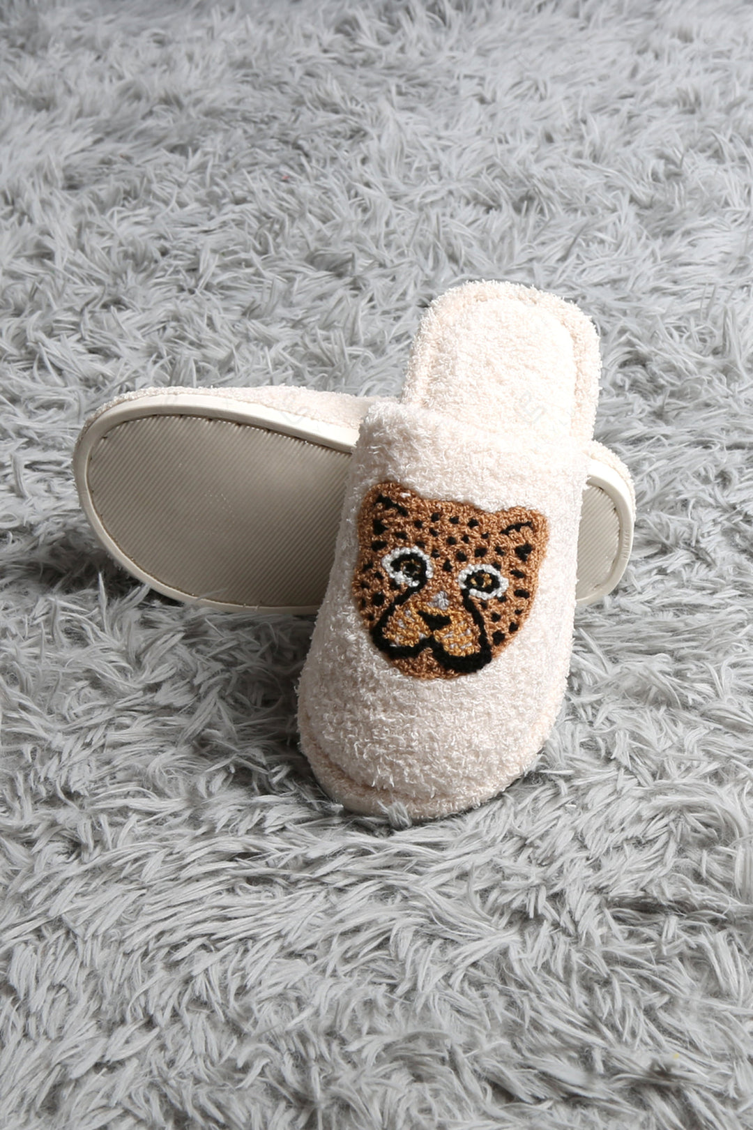 FROG PATTERN SLIPPERS SLIPPERS/SLIDES