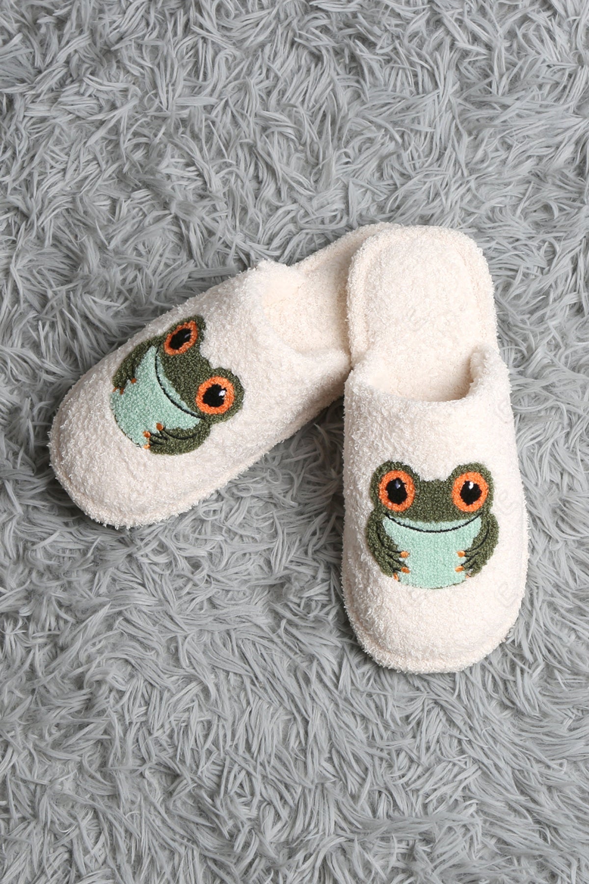 FROG PATTERN SLIPPERS SLIPPERS/SLIDES