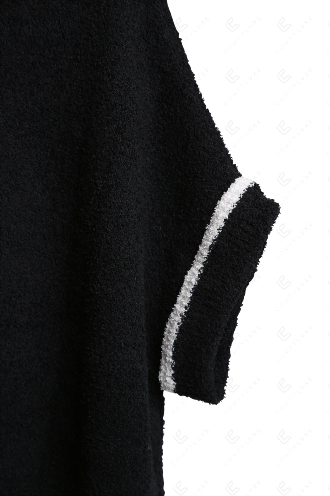 SOLID COLOR W/ COLORED EDGE PATTERN SWEATER APPAREL